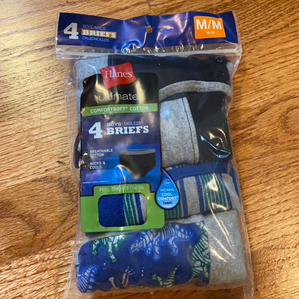 Hanes 4 boys’ tagless briefs size M